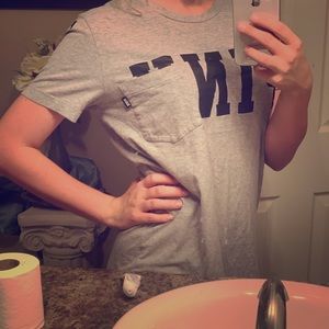 VICTORIAS SECRET: PINK T-SHIRT